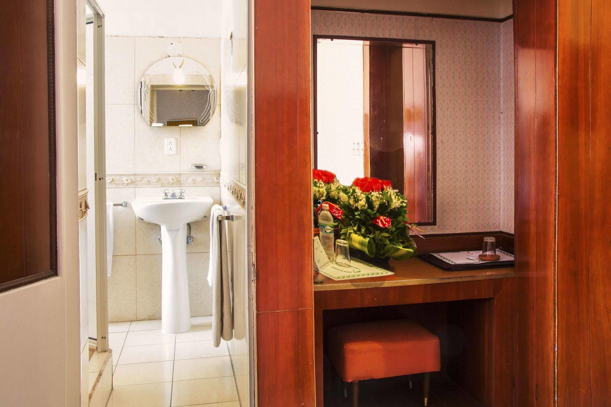 Hotel Inca Imperial Quito Bagian luar foto